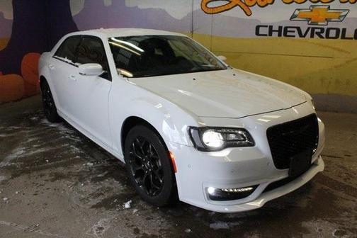 2022 Chrysler 300 Touring L