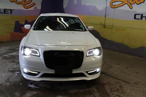 2022 Chrysler 300 Touring L
