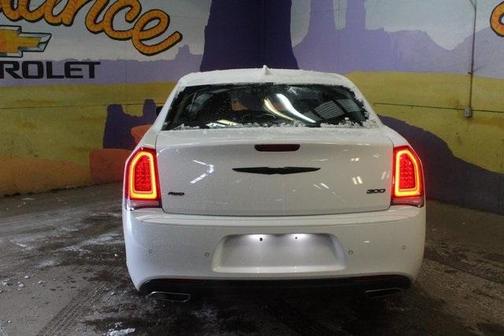 2022 Chrysler 300 Touring L