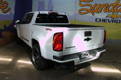 Summit White 2019 Chevrolet Colorado LT