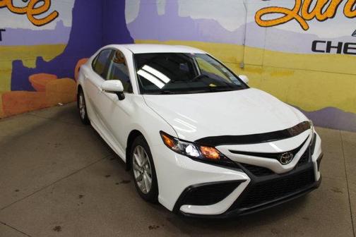 Super White 2021 Toyota Camry SE