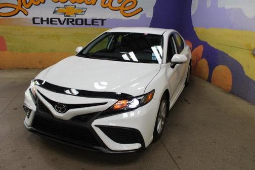 Super White 2021 Toyota Camry SE