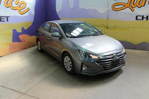 2019 Hyundai ELANTRA SE