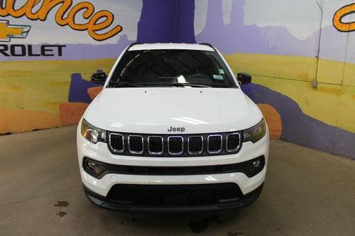 Bright White Clearcoat 2023 Jeep Compass Latitude Lux