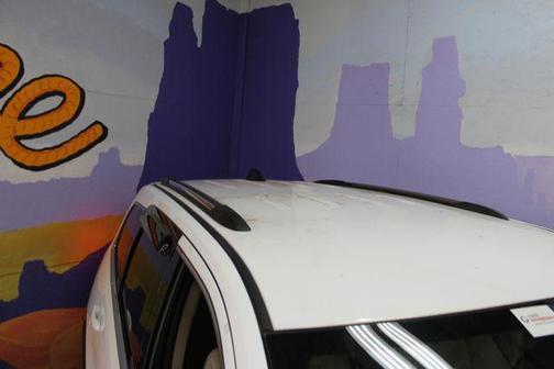 Bright White Clearcoat 2021 Jeep Grand Cherokee Laredo E