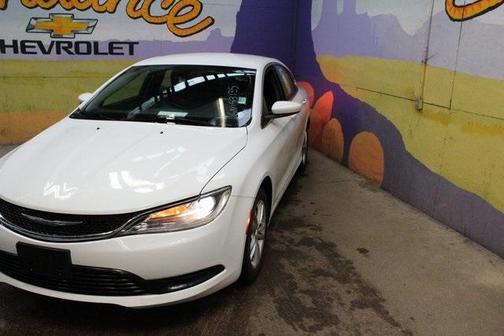 2016 Chrysler 200 LX