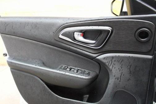 2016 Chrysler 200 LX