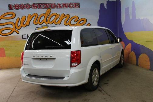 White 2017 Dodge Grand Caravan SE
