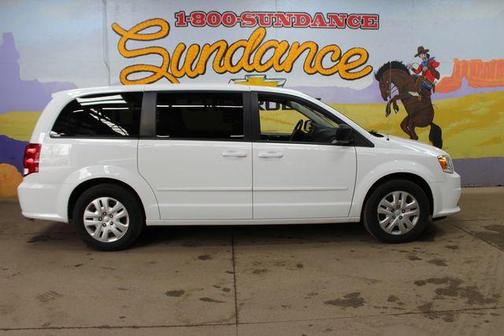 White 2017 Dodge Grand Caravan SE
