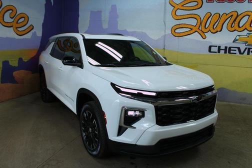 Summit White 2026 Chevrolet Traverse LT