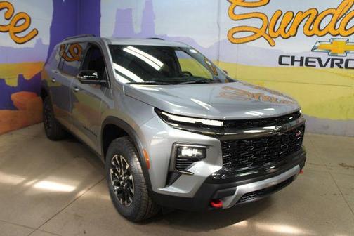 Sterling Gray Metallic 2026 Chevrolet Traverse Z71