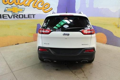 2016 Jeep Cherokee Sport