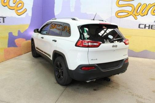 2016 Jeep Cherokee Sport