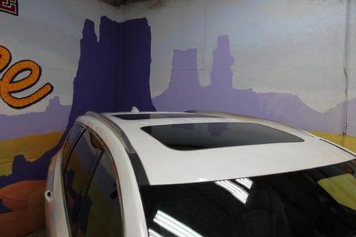White Frost Tri-Coat 2022 Buick Enclave Premium