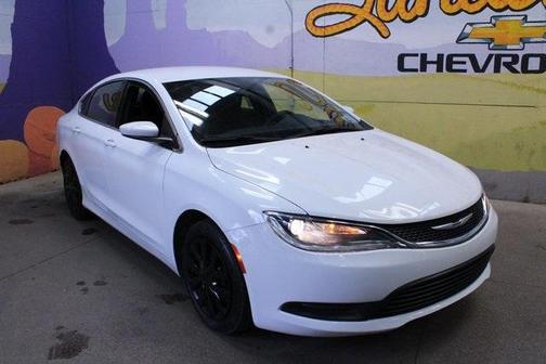 2016 Chrysler 200 LX