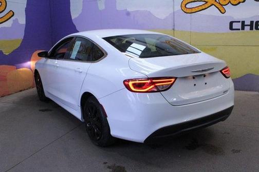 2016 Chrysler 200 LX