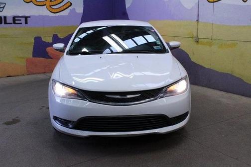 2016 Chrysler 200 LX