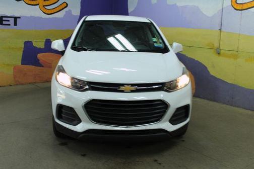 Summit White 2018 Chevrolet Trax LS