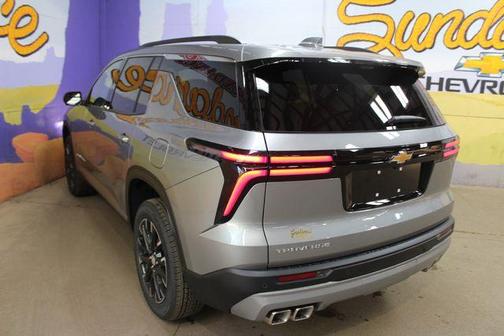 Sterling Gray Metallic 2026 Chevrolet Traverse LT