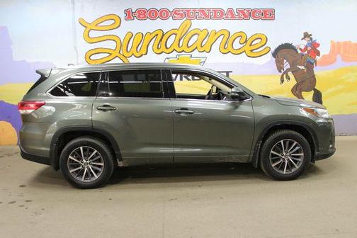 Jade Metallic 2018 Toyota Highlander XLE