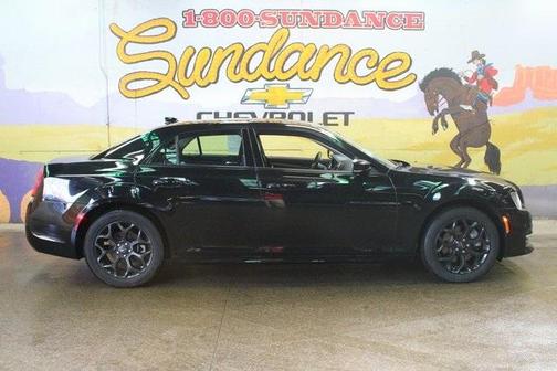 2022 Chrysler 300 Touring L