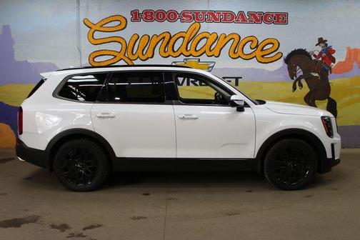 White 2022 Kia Telluride SX