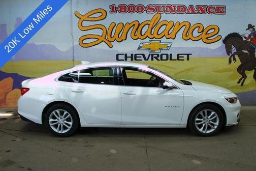 White 2017 Chevrolet Malibu 1LT