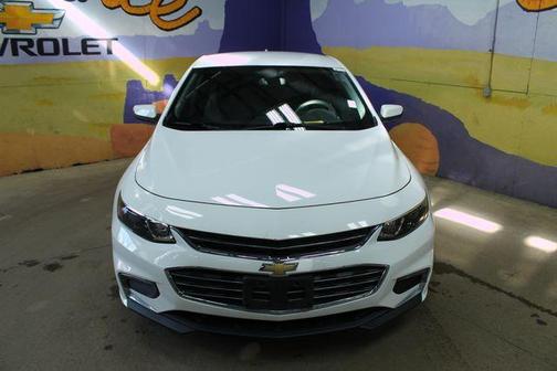 White 2017 Chevrolet Malibu 1LT