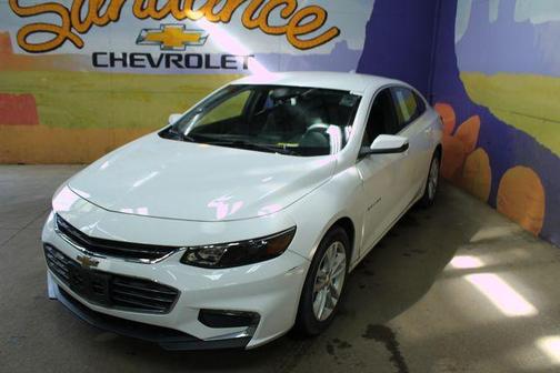 White 2017 Chevrolet Malibu 1LT