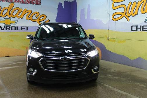 Mosaic Black Metallic 2019 Chevrolet Traverse LT Cloth