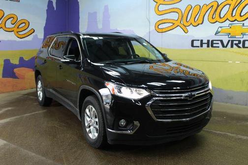 Mosaic Black Metallic 2019 Chevrolet Traverse LT Cloth