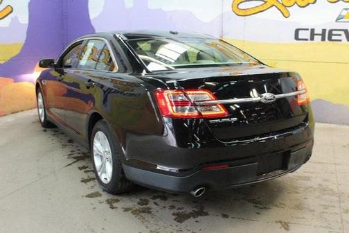 2017 Ford Taurus SE