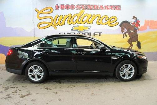 2017 Ford Taurus SE