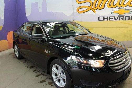 2017 Ford Taurus SE