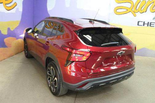 Crimson Metallic 2025 Chevrolet Trax 2RS