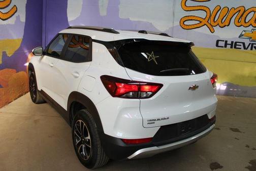 Summit White 2025 Chevrolet Trailblazer LT