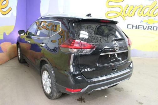 Black 2018 Nissan Rogue SV