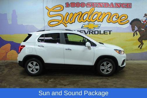 Summit White 2017 Chevrolet Trax LT