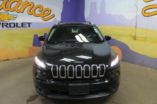 Brilliant Black Crystal Pearlcoat 2014 Jeep Cherokee Latitude