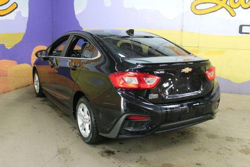 Mosaic Black Metallic 2017 Chevrolet Cruze LT