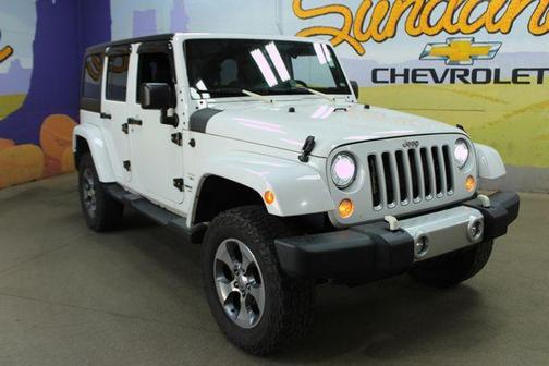 Bright White Clearcoat 2017 Jeep Wrangler Unlimited Sahara