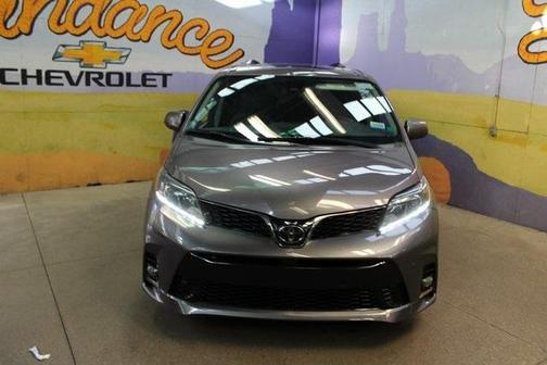 2020 Toyota Sienna SE