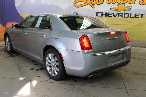 2018 Chrysler 300 Touring