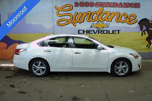White 2015 Nissan Altima 2.5 SL