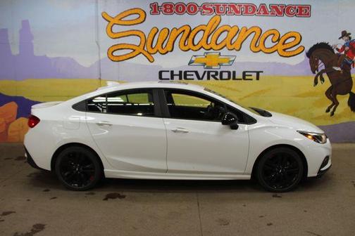 White 2018 Chevrolet Cruze LT