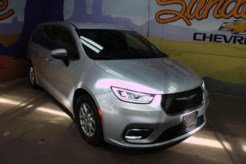 Silver Mist Clearcoat 2023 Chrysler Pacifica Touring