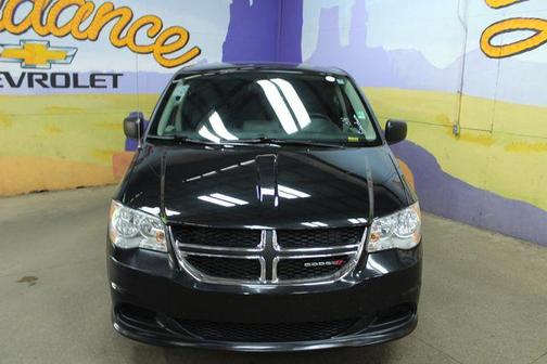 Black Onyx Crystal Pearlcoat 2019 Dodge Grand Caravan SE