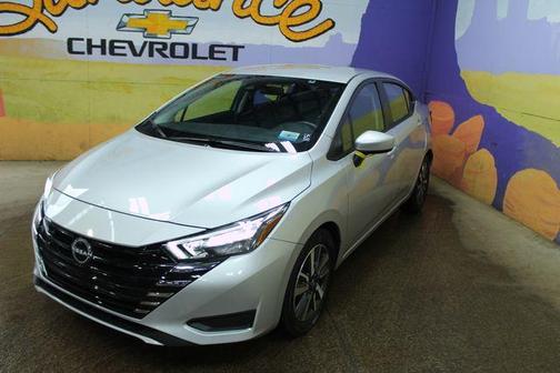 Brilliant Silver Metallic 2025 Nissan Versa 1.6 SV