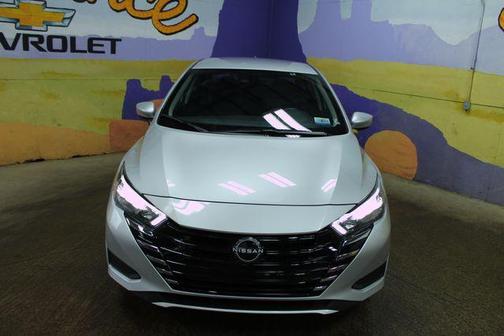 Brilliant Silver Metallic 2025 Nissan Versa 1.6 SV