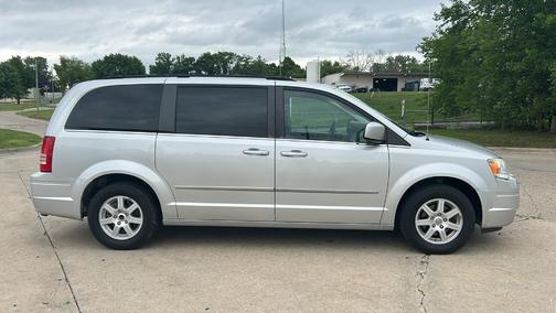 2010 Chrysler Town & Country Touring